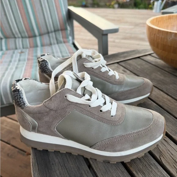 Veronica Beard Valentina Suede Leather Sneakers Size 7 - Picture 1 of 9